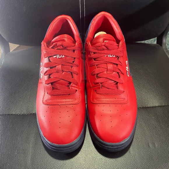 Fila Men's Bold Red Sneakers Size 10.5 - Picture 3 of 10